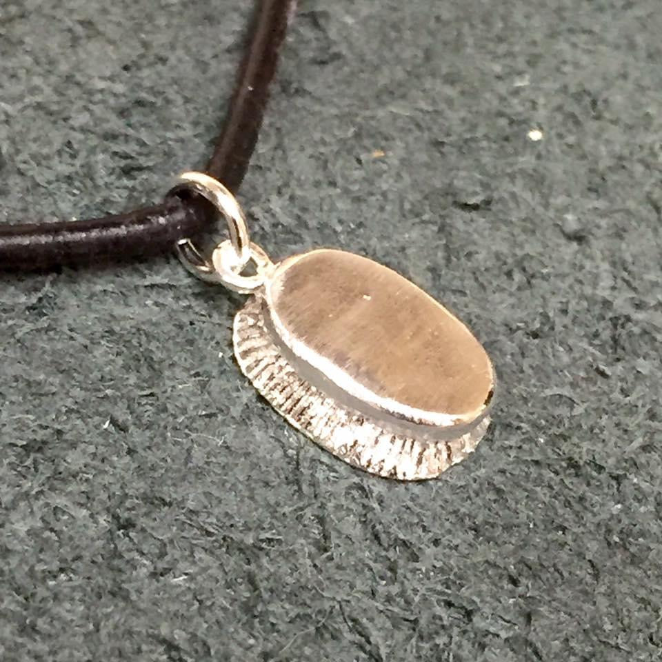 Horse Brush, Pendant - Charm (Gold: Please Contact Us For Current Pricing)